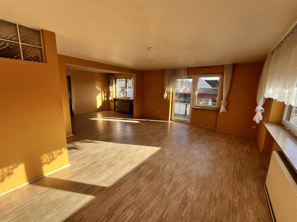 Immobilie in Tauberbischofsheim - teilweise modernisiertes Mehrfamilienhaus in guter Lage von Tauberbischofsheim - Bild 2