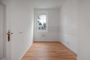 🌳 Altbau-Traum am Schlosspark Lichterfelde - Charmante Altbau 3 Zi Whg mit Balkon & Blick ins Grüne – Die vollständige Adresse der Immobilie erhältst du vom Anbieter., 12207 Lichterfelde, Berlin – Vorschaubild 8
