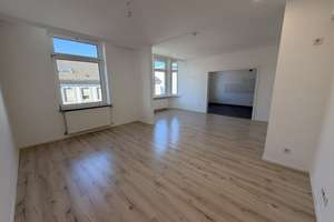 Grosszügige Altbauwohnung in der Fussgängerzone, ideal für Singles oder Paare!