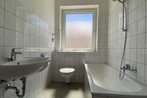 Schnuckelige 2-Raumwohnung mit Loggia! – Karolinenstraße 20, 34127 Kassel – Vorschaubild 3
