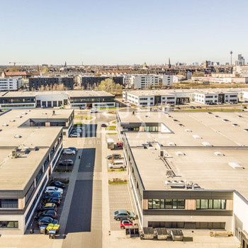 Moderne Logistik-/ Produktionsfläche in Düsseldorf | 3 Rampen | 1 ebenerdiges Tor 