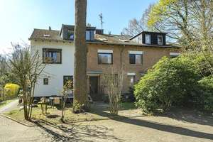 Großzügiges Reihenhaus mit viel Potential nahe Waldpark Marienhöhe – Die vollständige Adresse der Immobilie erhältst du vom Anbieter., 22587 Sülldorf, Hamburg – Vorschaubild 8