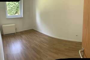 Frisch renovierte 2-Zimmer-Wohnung mit modernem Bad und parkähnlichem Gemeinschaftsgarten – Die vollständige Adresse der Immobilie erhältst du vom Anbieter., 45359 Schönebeck, Essen – Vorschaubild 9