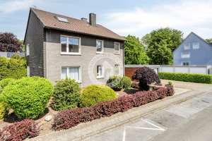 Viel Platz für Generationen – Zweifamilienhaus mit traumhaftem grünen Garten in ruhiger Lage – Die vollständige Adresse der Immobilie erhältst du vom Anbieter., 59065 Bockum-Hövel, Hamm – Vorschaubild 2
