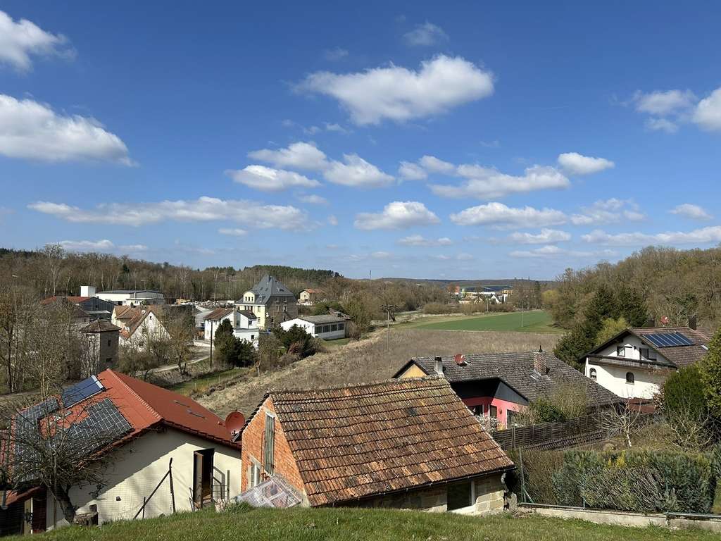 Immobilie in Kirchheim - Stilvoll kernsaniertes Anwesen mit Gästehaus, großem Grundstück und traumhafter Aussicht - Bild 4
