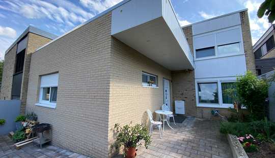 Bild von BAD HOMBURG: Modernes Einfamilienhaus mit gehobener Ausstattung und viel Platz für die Familie!