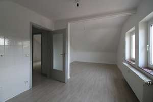 --preiswert-frisch gestrichen+ sauber--hell--Bad mit Fenster-- – Schmalhorststr. 24, 45899 Horst, Gelsenkirchen – Vorschaubild 3
