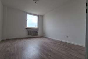 Gepflegte 3-Zimmer-Wohnung mit Balkon und EBK in München – Hauzenberger Straße 14, 80687 Friedenheim, München – Vorschaubild 3