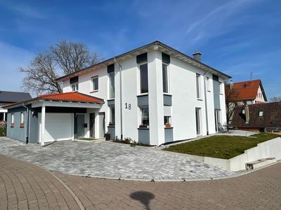 Urlaubsfeeling: Helle, schöne Wohnung in neuwertigem 2-Familienhaus im mediterranen Stil