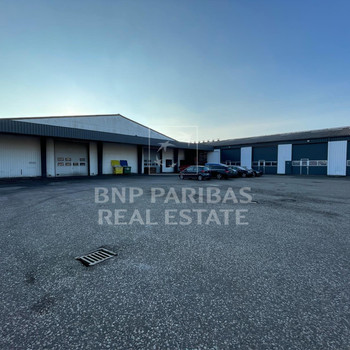  ab sofort: Ebenerdige Lagerhallen - ca. 3.700 m²