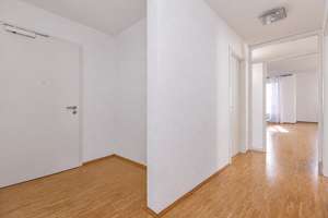 Moderne Drei-Zimmer-Wohnung mit Balkon und Tiefgaragenstellplatz – 60486 Bockenheim, Frankfurt am Main – Vorschaubild 7