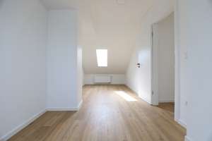 Kernsanierte und helle DG-Wohnung mit Dachterrasse! – Schnuckentrift 4, 30657 Bothfeld, Hannover – Vorschaubild 5