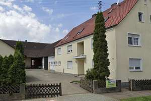 Renditestarkes Niedrigenergie-Mehrfamilienhaus in Finningen – Vollmöbliert & langfristig vermietet – Die vollständige Adresse der Immobilie erhältst du vom Anbieter., 89435 Finningen – Vorschaubild 1