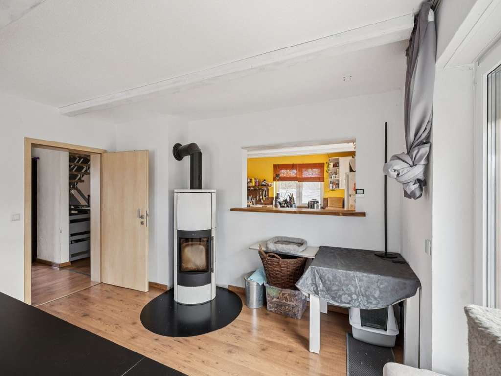 Immobilie in Parsau - Charmantes Einfamilienhaus auf Eckgrundstück mit Kamin, Sauna und Garage in Parsau - Bild 3