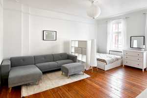 Elegant 1-bedroom apartment in prime Prenzlauer Berg location – available for 6–24 months – Stargarder Straße 73, 10437 Berlin – Vorschaubild 2
