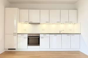 Wohnen mit Komfort auf 106 m²: 3-Zimmer-Wohnung mit EBK und Balkon – Karlsbader Platz 14, 65197 Rheingauviertel / Hollerborn, Wiesbaden – Vorschaubild 4