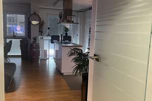Moderne 3-Zimmer-Wohnung (BJ 2015) mit 2 Tiefgaragenstellplätzen, Aufzug und hochwertiger Ausstattun – Frankfurter Straße 33, 65779 Kelkheim (Taunus) – Vorschaubild 12