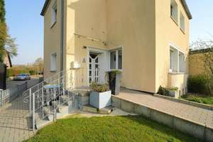 Ideal für ein zu pflegendes Familienmitglied, als Mehrgenerationen-Haus oder mit Praxis / Büro – Die vollständige Adresse der Immobilie erhältst du vom Anbieter., 47443 Hochstraß, Moers – Vorschaubild 3