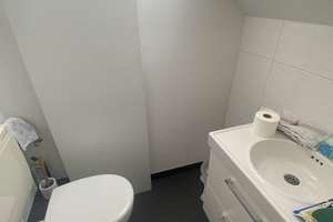 Modernes Zweifamilienhaus mit Einliegerwohnung mit Balkon in ruhiger Lage von Rösrath – Die vollständige Adresse der Immobilie erhältst du vom Anbieter., 51503 Rösrath – Vorschaubild 16