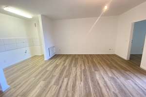 Renovierte Single-Wohnung mit Loggia