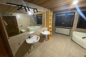 Große 140qm² 5-Zimmer-Whg, 4 Schlafzimmer mit 9 Betten, ideal für Arbeiter- oder Monteurtrupps – Die vollständige Adresse der Immobilie erhältst du vom Anbieter., 90475 Altenfurt, Moorenbrunn, Nürnberg – Vorschaubild 3