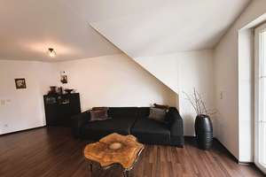 3-Zimmer-Dachgeschosswohnung mit Küche und Balkon in Ingolstadt Süd – Die vollständige Adresse der Immobilie erhältst du vom Anbieter., 85051 Münchener Straße, Ingolstadt – Vorschaubild 2