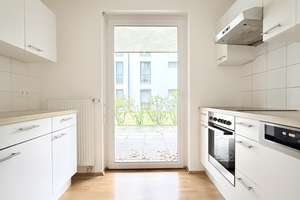 Sonnenverwöhnte Erdgeschosswohnung mit Terrasse, moderner Einbauküche & Tageslichtbad – Berliner Allee 8D, 64295 Darmstadt-West, Darmstadt – Vorschaubild 1