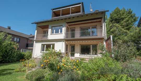 Bild von Gepflegtes Zweifamilienhaus mit Gartenparadies in attraktiver Wohnlage von Kelkheim - provisionsfrei