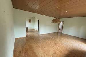 Einfamilienhaus bei Selb mit Ausbau-Potenzial zur Zweifamiliennutzung oder Einliegerwohnung – Die vollständige Adresse der Immobilie erhältst du vom Anbieter., 95100 Selb – Vorschaubild 6