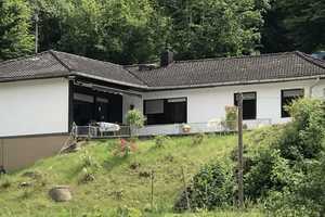 WUNDERVOLLER GROSSER WINKELBUNGALOW MIT RHEINBLICK, IHR TRAUMHAUS AN DER LORELEY – Alte Heerstraße 113, 56329 Rhein-Hunsrück-Kreis – Vorschaubild 1