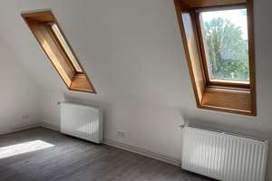Geräumige 3-Zimmer-Wohnung im Dachgeschoss mit Einbauküche – Narzissenweg 8, 37081 Weststadt, Göttingen – Vorschaubild 3