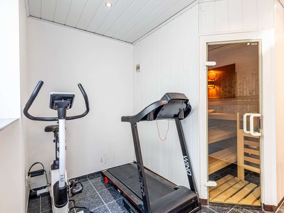 Fitnessraum und Sauna