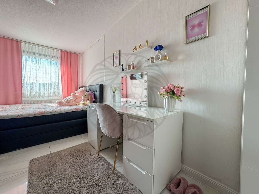 Immobilie in Niedernhausen - Niedernhausen: Mehr Platz, mehr Möglichkeiten - 5-Zimmer zum Leben! - Bild 2