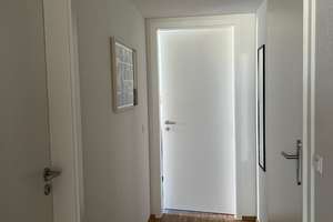 Moderne 2-Zimmer-Erdgeschosswohnung mit Einbauküche und barrierefreiem Komfort – Hohenzollernstraße 55, 71083 Herrenberg – Vorschaubild 11