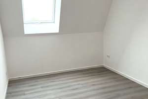 Tolle 2 Zimmer-Wohnung mit Balkon, Einbauküche wartet auf Sie! – Semmelweisstraße 22, 12524 Altglienicke, Berlin – Vorschaubild 7