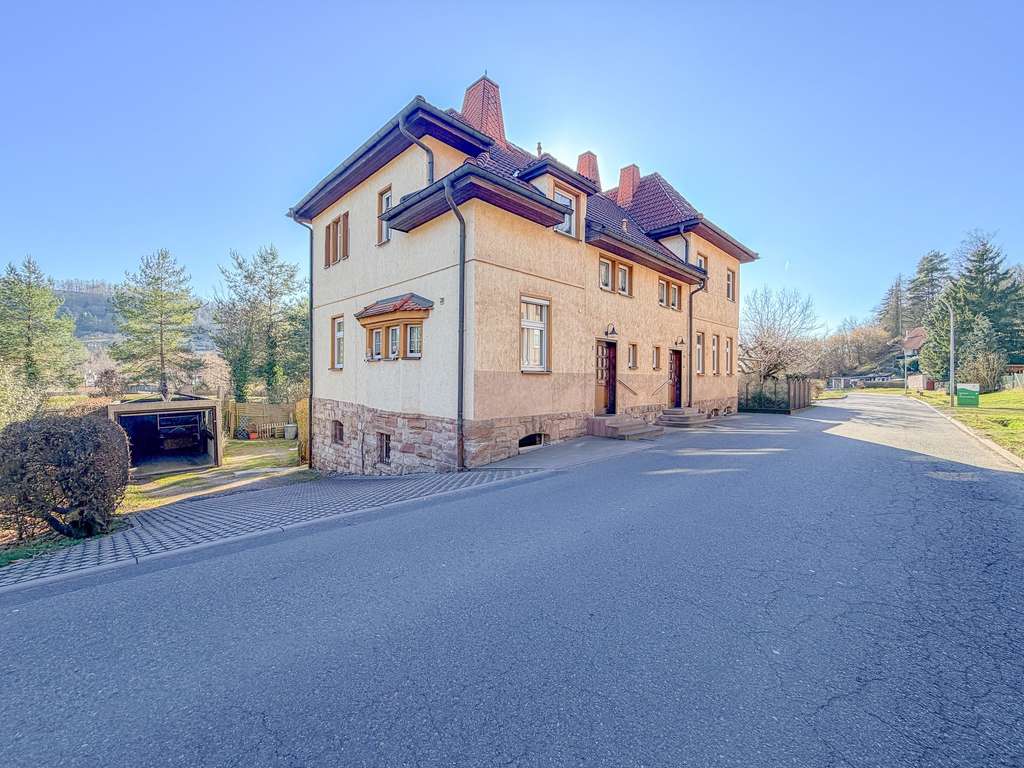 Immobilie in Schmalkalden - Großzügiges modernisiertes Zweifamilienhaus mit vielen Möglichkeiten und sonnigem Garten - Bild 1