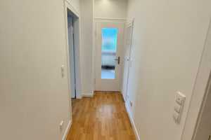 Erstbezug nach Modernisierung: Hochwertige 2-Zi.-Whg. mit neuer EBK, Balkon & Aufzug in Döhren – Wolfenbütteler Straße 1 A, 30519 Hannover – Vorschaubild 2