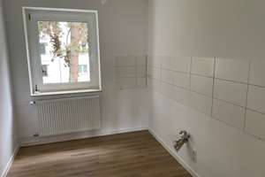 Donaustr. 8, 1 R - Sanierte 3-Zimmer-Wohnung mit Loggia und Tageslichtbad! – Donaustr. 8, 38120 Weststadt, Braunschweig – Vorschaubild 3