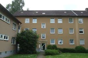 Renovierte 2-Zimmer-Citywohnung mit Balkon – Esternhovede 36, 45141 Stoppenberg, Essen – Vorschaubild 1