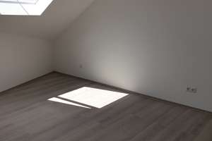 Das Haus im 2021 gebaut. Schöne 3-Zimmer-Wohnung in Koblenz-Karthause – Birkenweg 1 A, 56075 Karthäuserhofgelände, Koblenz – Vorschaubild 5