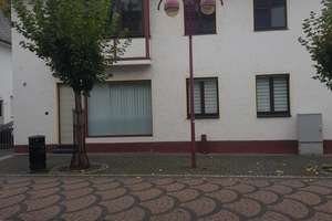 Geräumiges Mehrfamilienhaus in der Bad Hönninger Fußgängerzone mit Garten und 4 Stellplätzen  – Hauptstraße 77, 53557 Bad Hönningen – Vorschaubild 1