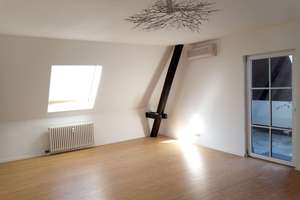Helle, freundliche Dachgeschoß- Wohnung 2 ZKB – Göggingerstr 31, 86159 Antonsviertel, Augsburg – Vorschaubild 3