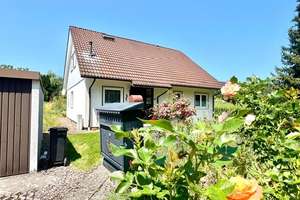 Gepflegtes Einfamilienhaus mit Terrasse, Doppelgarage und 700 M² wunderschönem Grundstück in Vacha-O – Die vollständige Adresse der Immobilie erhältst du vom Anbieter., 36404 Vacha – Vorschaubild 7