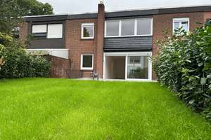 Top saniertes Reihenhaus mit Garten und Garage