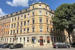 Lichtdurchflutete 3-Zimmer-Mansardwohnung im denkmalgeschützten Altbau - frisch saniert mit 69 m²