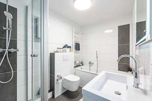 Gut wohnen - 2-Zimmer-Maisonette-Wohnung mit Balkon und Garagenstellplatz am Kaiserberg – Die vollständige Adresse der Immobilie erhältst du vom Anbieter., 47058 Duissern, Duisburg – Vorschaubild 9