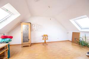 Großzügige und charmante 3-Zimmer Maisonette-Dachgeschoss-Wohnung in Mainz-Kastel – Die vollständige Adresse der Immobilie erhältst du vom Anbieter., 55252 Mainz-Kastel, Wiesbaden – Vorschaubild 11