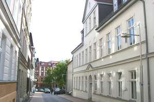 1 Zimmer-Wohnung mit Parkett in der Schelfstadt zu mieten!