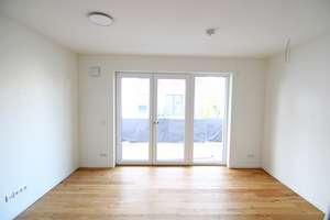 Ab 01.10.2026: tolle Komfortwohnung mit Balkon, Einbauküche und Komfortausstattung - helles 1.OG!