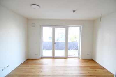 Ab 01.10.2026: tolle Komfortwohnung mit Balkon, Einbauküche und Komfortausstattung - helles 1.OG!